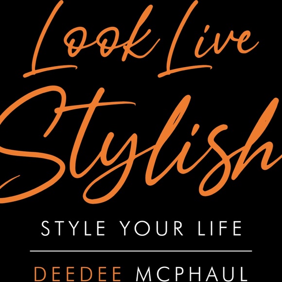 Meet your Posher, DeeDee (LookLiveStylish.com) - Picture 2 of 4